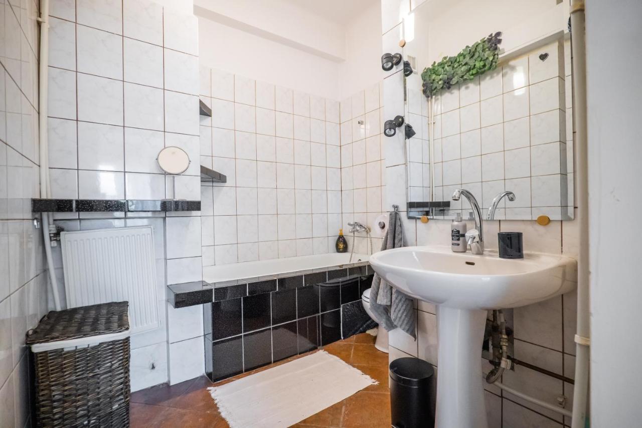 Bucharest Cozy Studio Bagian luar foto