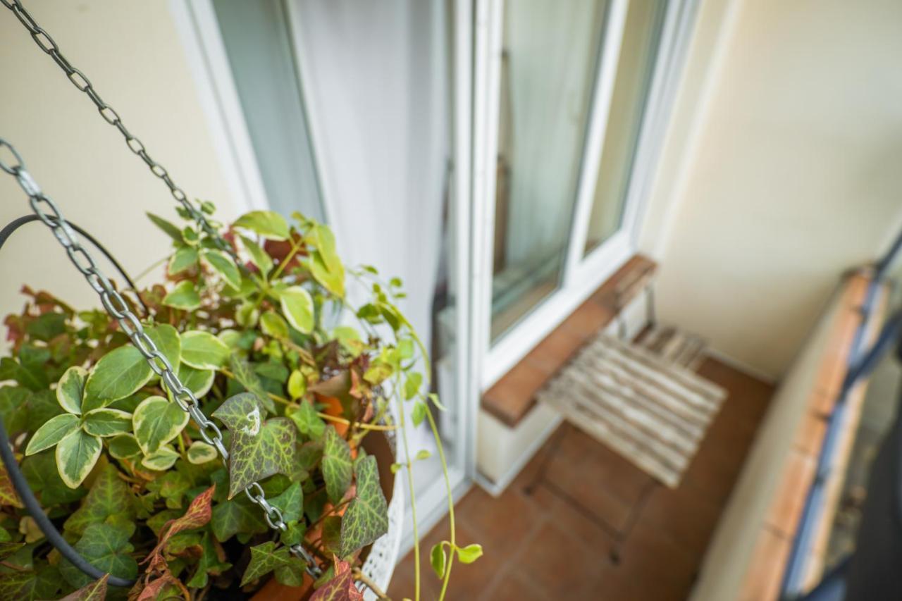 Bucharest Cozy Studio Bagian luar foto